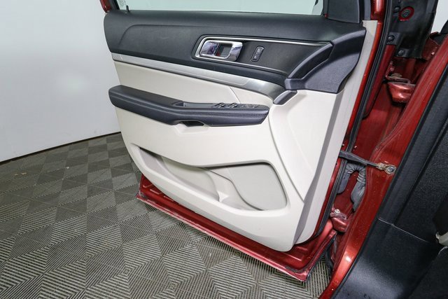 Used 2018 Ford Explorer XLT w/ Equipment Group 201A image 38