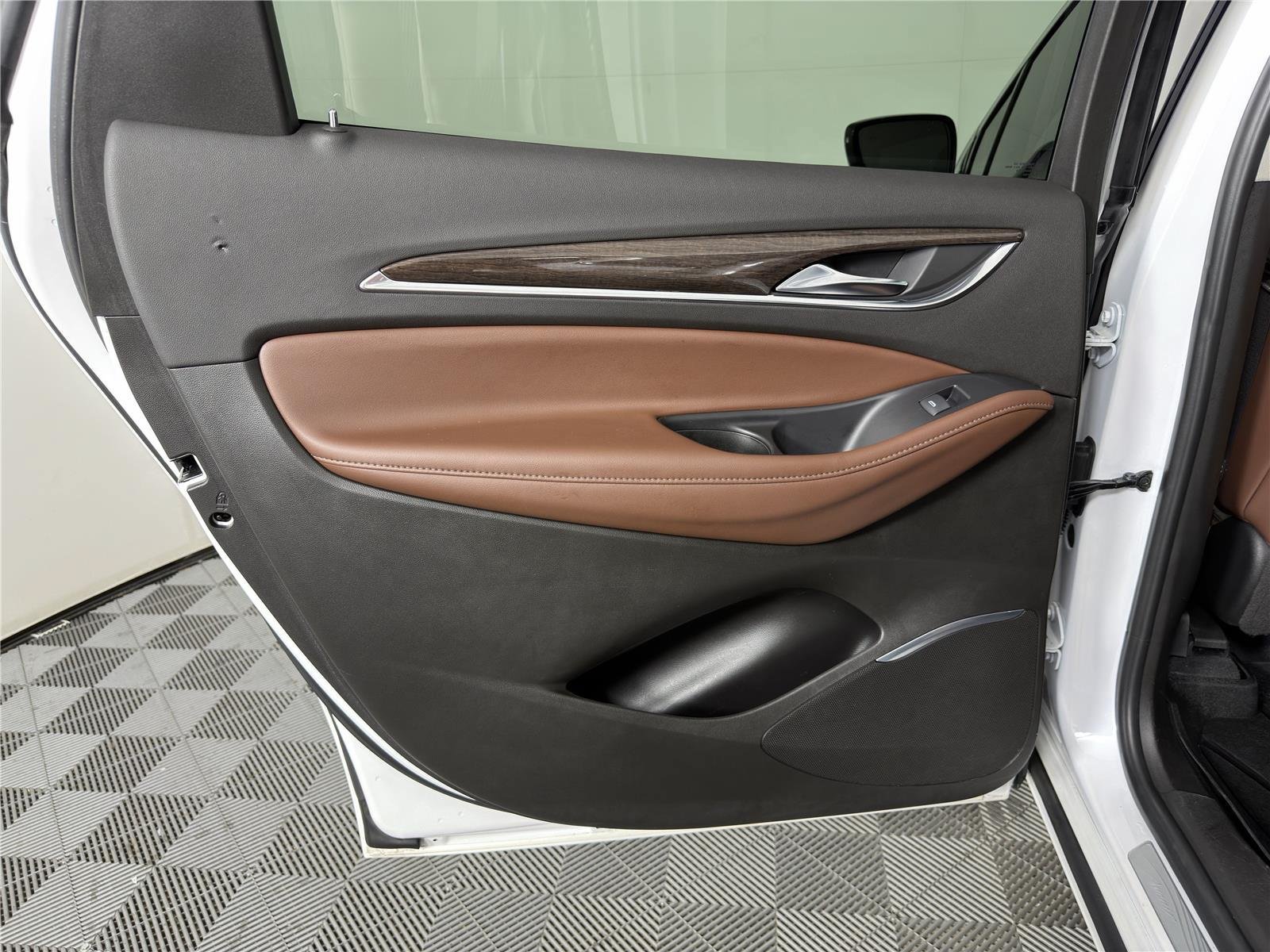 Used 2021 Buick Enclave Avenir w/ Avenir Technology Package FWD image 22