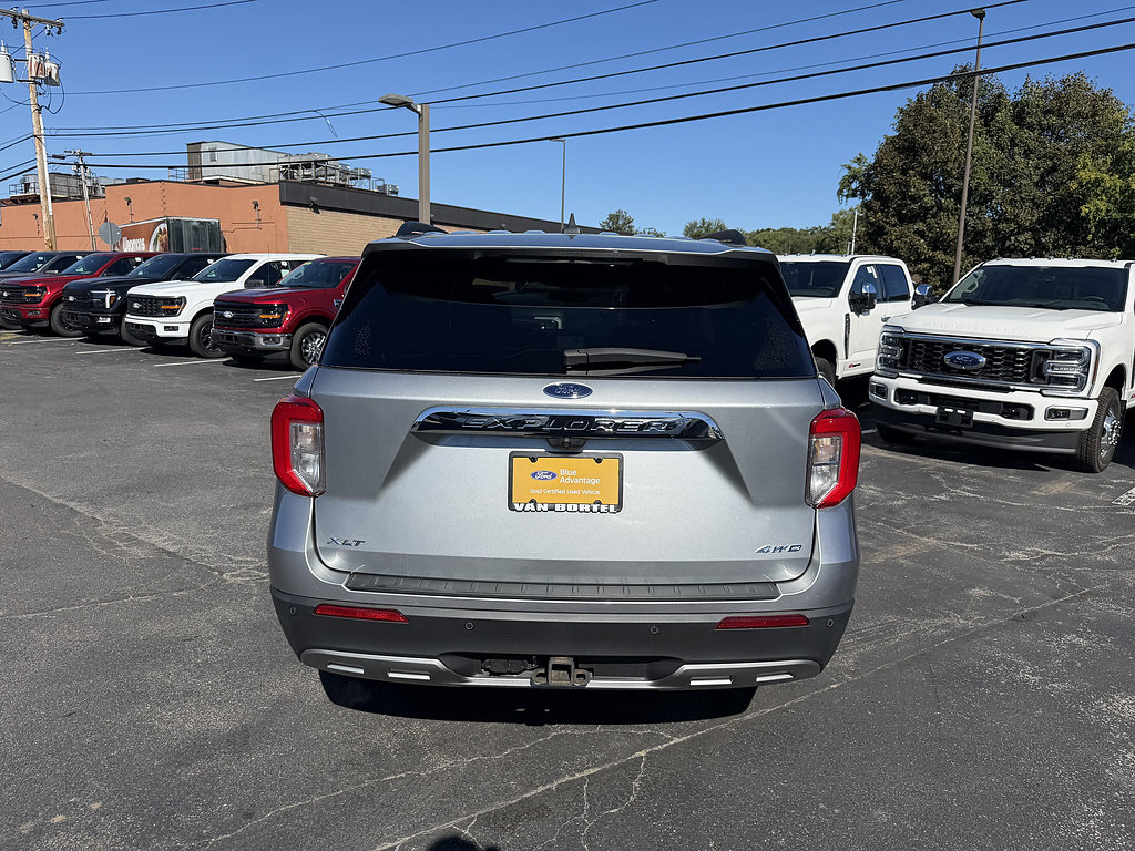 Used 2023 Ford Explorer XLT w/ Equipment Group 202A AWD/4WD image 4