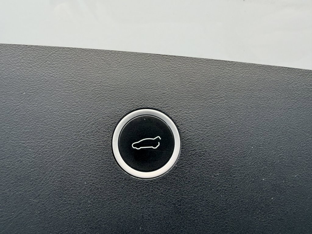 Used 2019 Tesla Model X 75D image 37