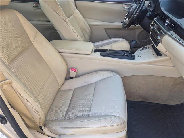 Used 2015 Lexus ES 350 w/ Luxury Package image 20