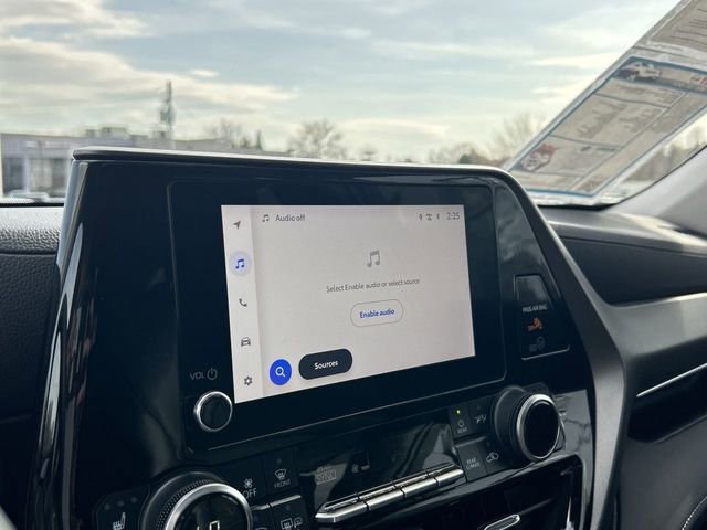 Used 2024 Toyota Highlander XLE image 20