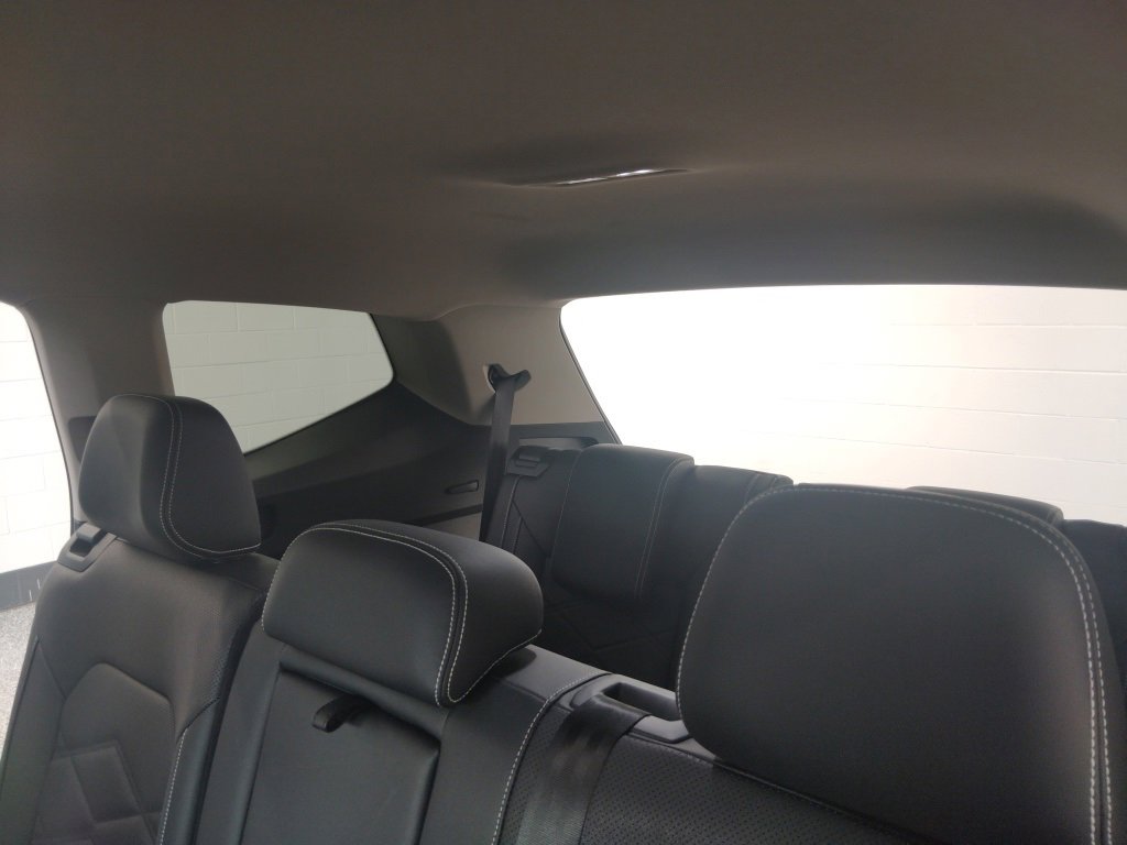 Certified 2025 Volkswagen Atlas SE image 17