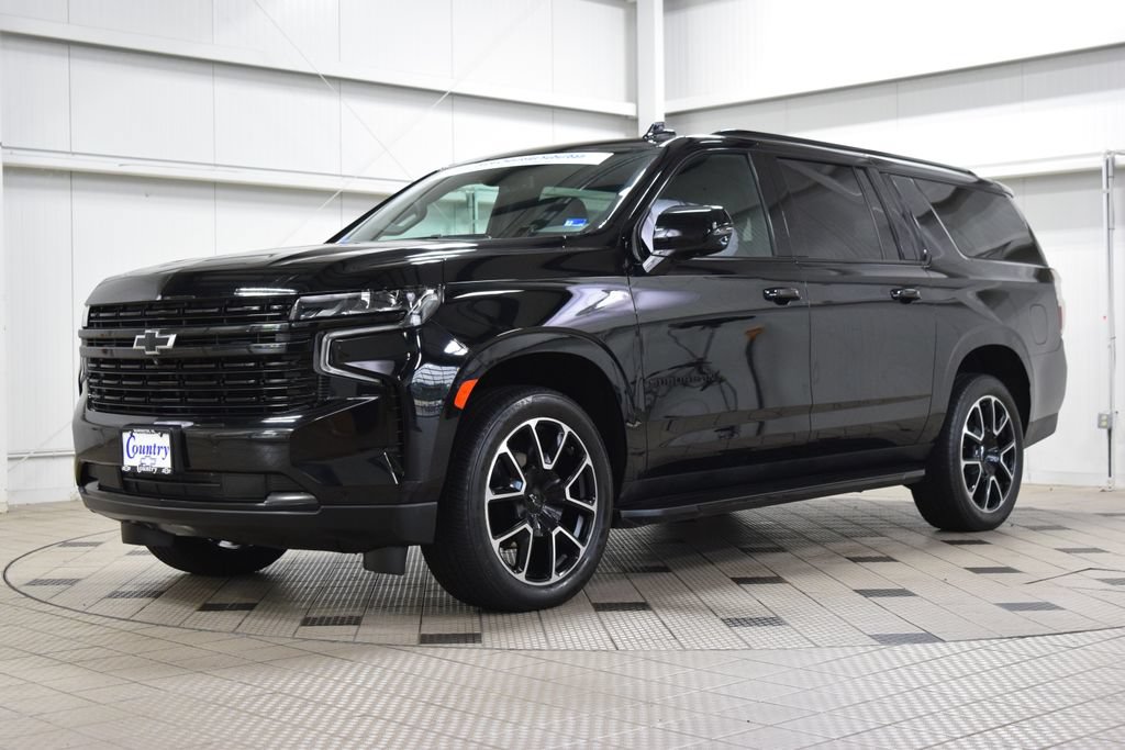 Used 2024 Chevrolet Suburban RST w/ Luxury Package AWD/4WD image 3