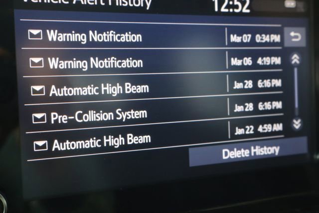 Used 2020 Toyota Corolla SE image 40