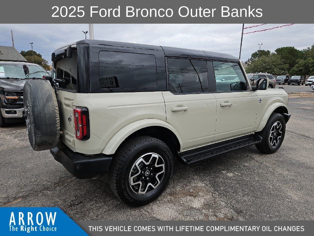 Used 2025 Ford Bronco Outer Banks AWD/4WD image 13