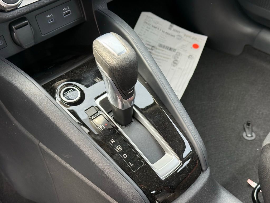 New 2025 Nissan Versa SR w/ Trunk Package image 13