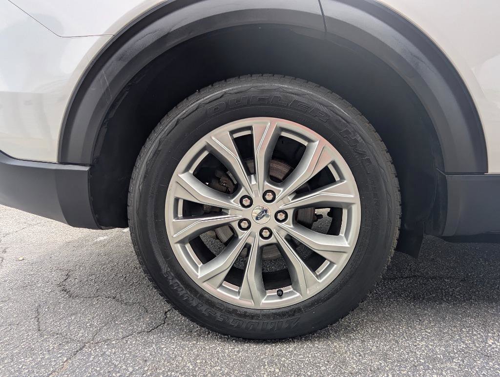 Used 2020 Ford Explorer XLT w/ Equipment Group 202A AWD/4WD image 15
