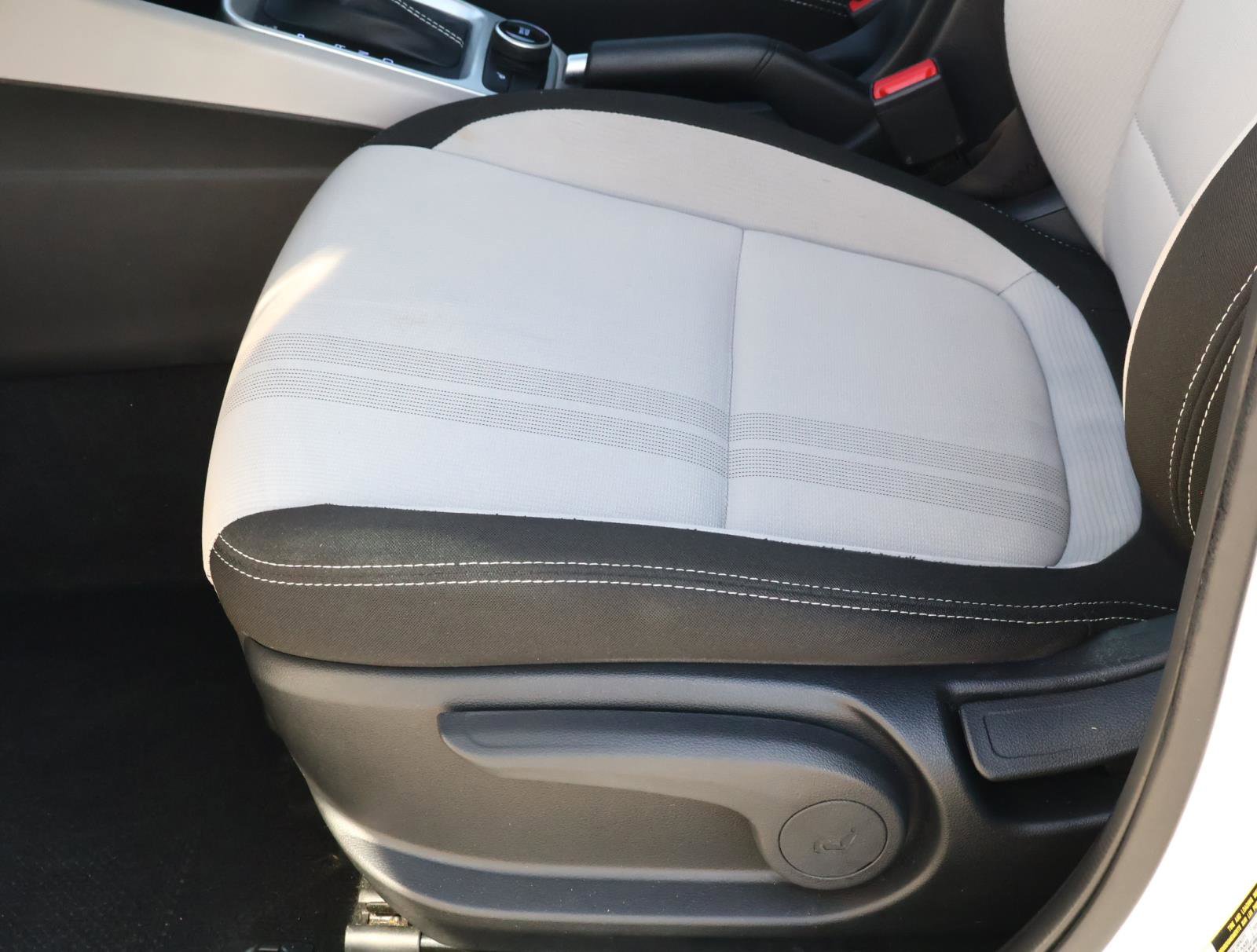 Used 2021 Hyundai Venue SEL w/ Premium Package image 14