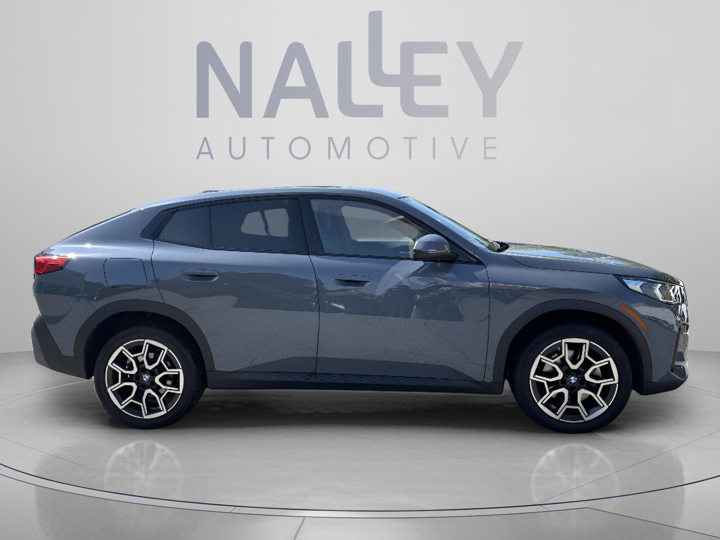 Used 2025 BMW X2 xDrive28i image 4