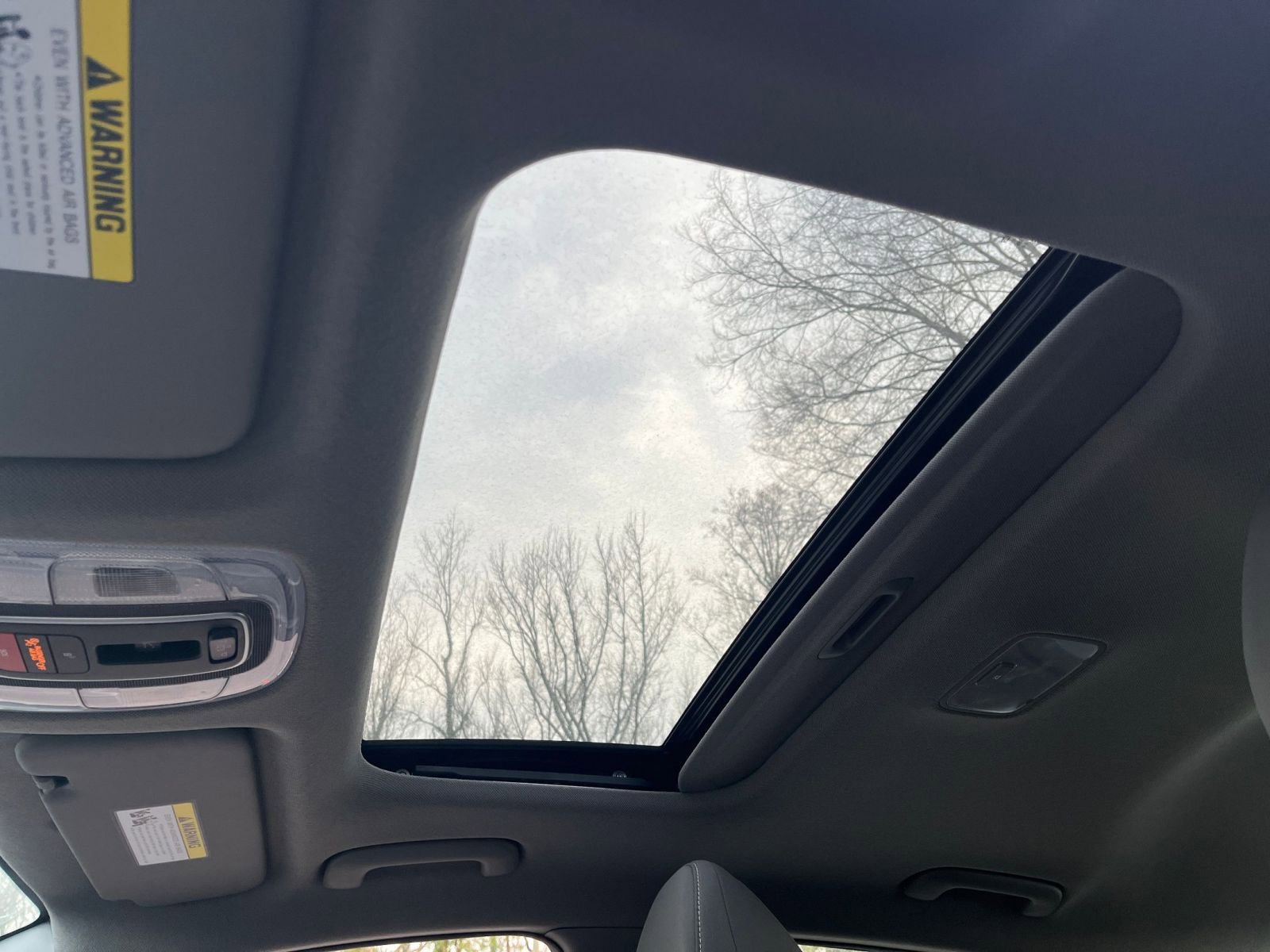 Used 2025 Hyundai Elantra SEL image 29