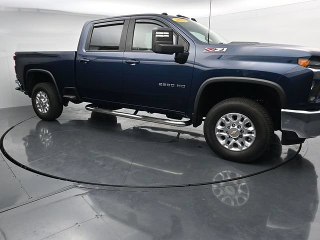 Used 2022 Chevrolet Silverado 2500 LT w/ Convenience Package AWD/4WD image 13