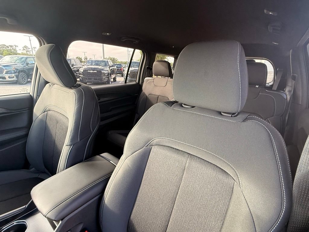 New 2026 Jeep Grand Cherokee L Laredo AWD/4WD image 22