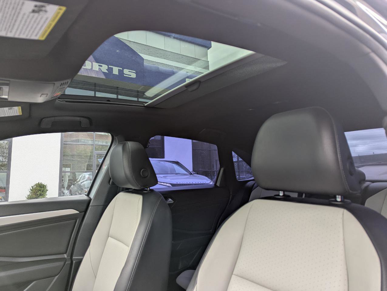 Used 2020 Volkswagen Jetta R-Line FWD image 30
