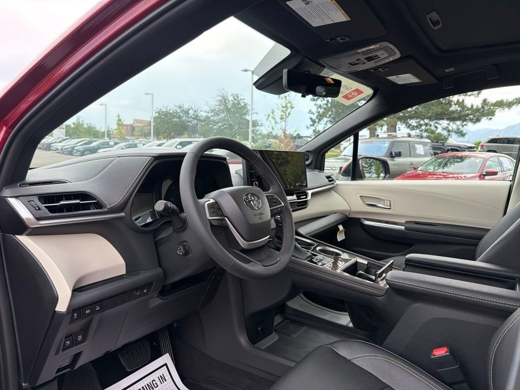 Used 2026 Toyota Sienna Limited FWD image 22