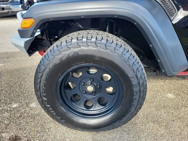 Used 2018 Jeep Wrangler Unlimited Sport image 8