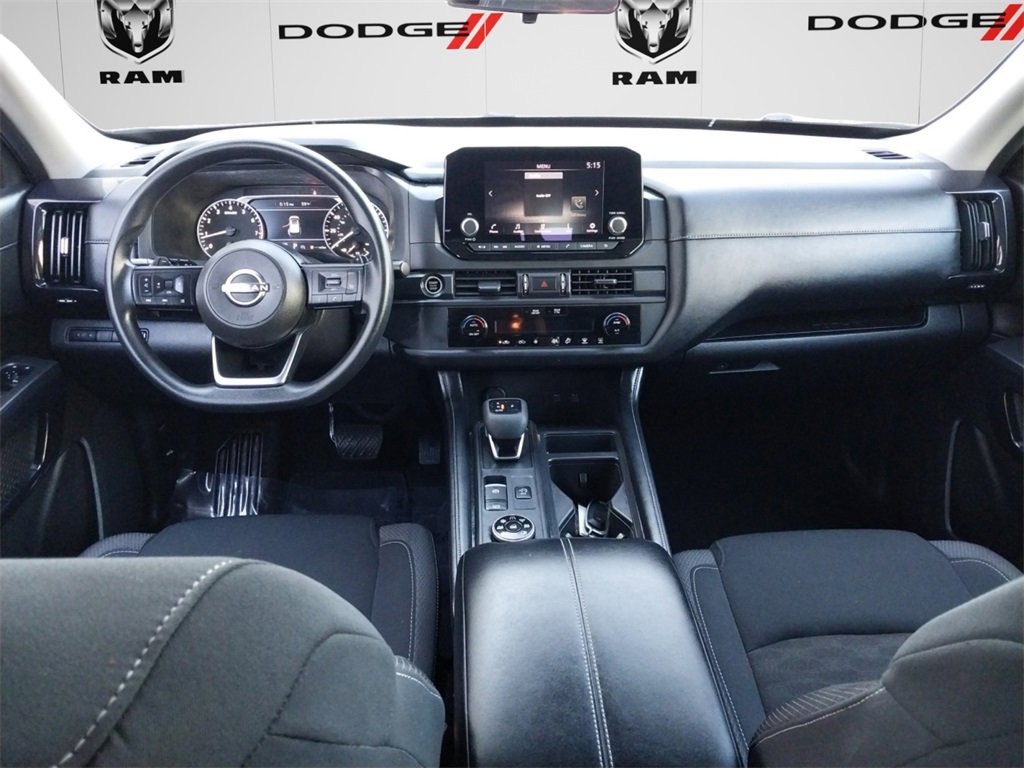 Used 2024 Nissan Pathfinder S image 8