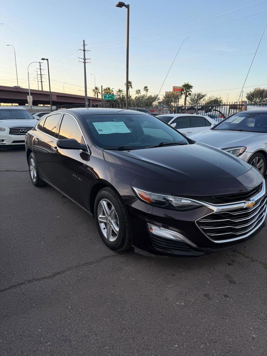 Used 2020 Chevrolet Malibu LS FWD image 2
