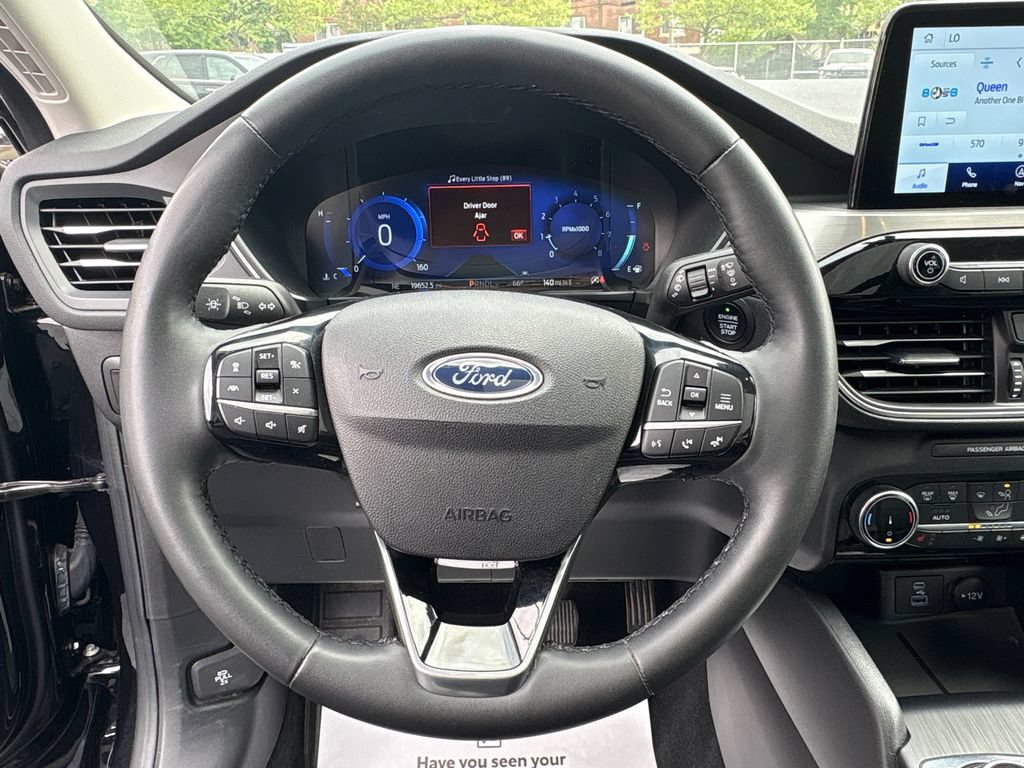 Used 2022 Ford Escape Titanium AWD/4WD image 15