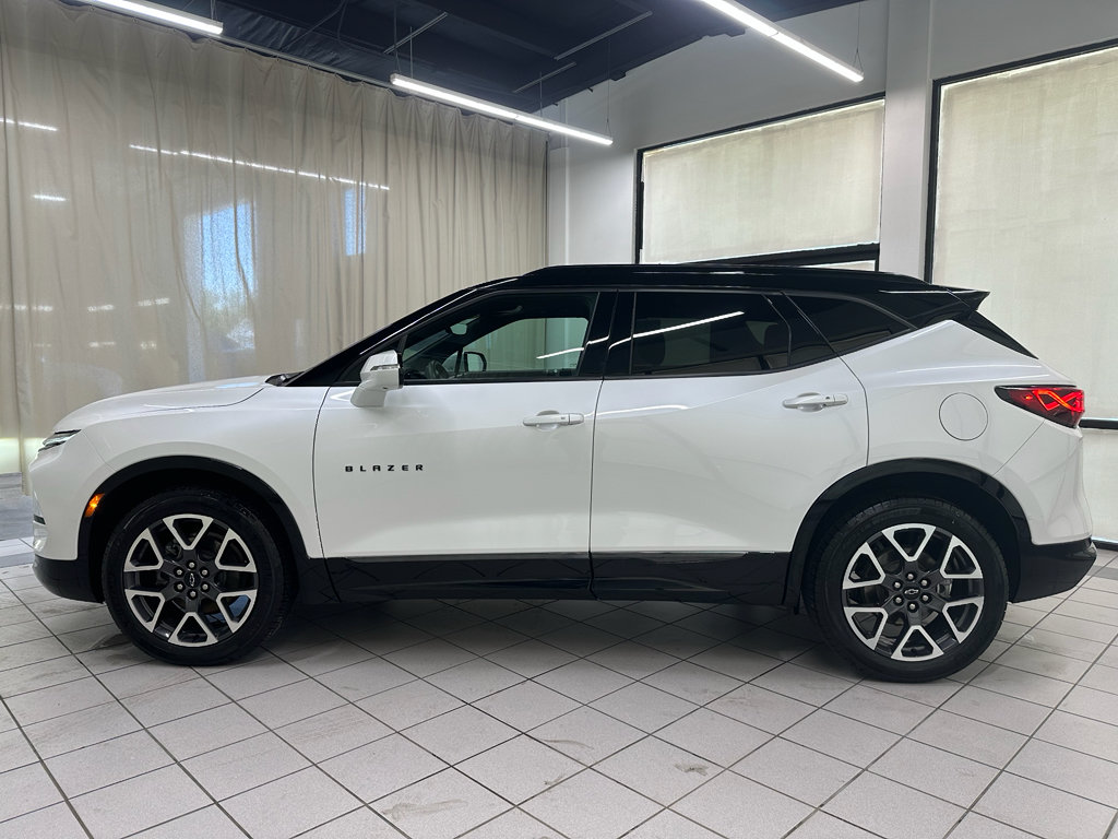 Certified 2023 Chevrolet Blazer RS w/ Driver Confidence II Package AWD/4WD image 9