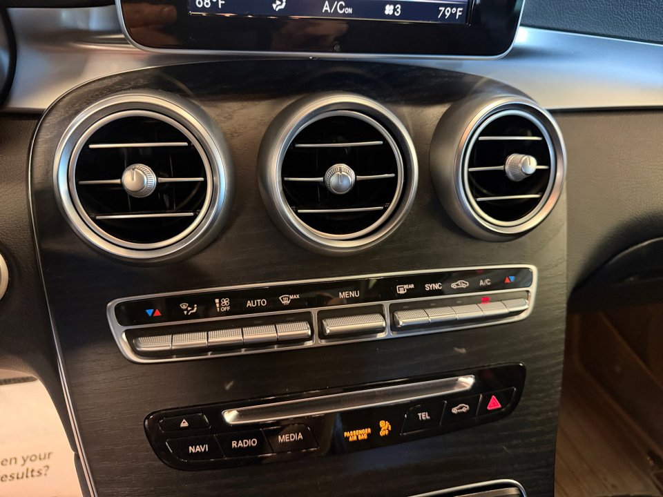 Used 2018 Mercedes-Benz GLC 300 4MATIC image 22