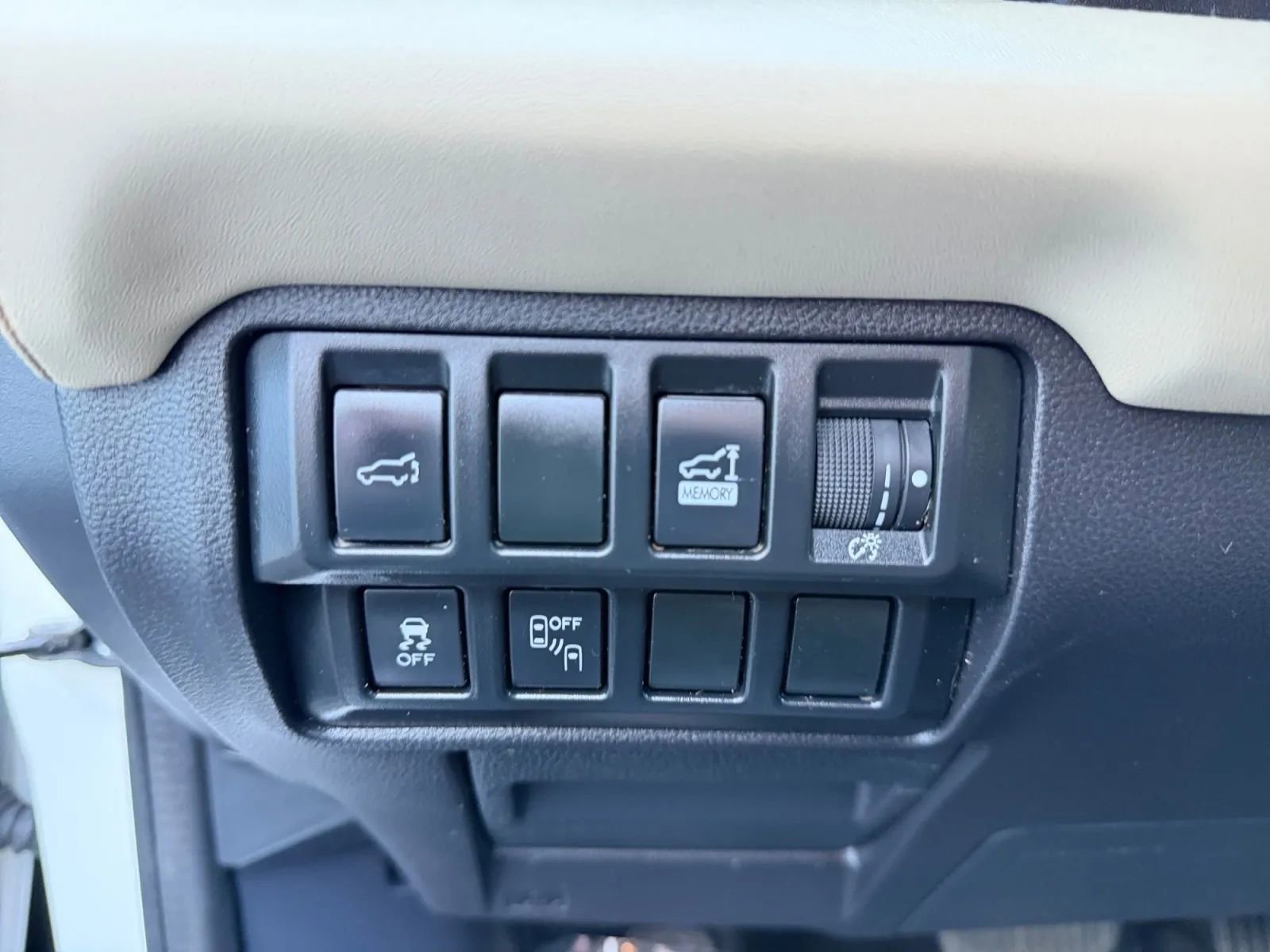 Used 2019 Subaru Ascent Touring w/ Popular Package #2 AWD/4WD image 23