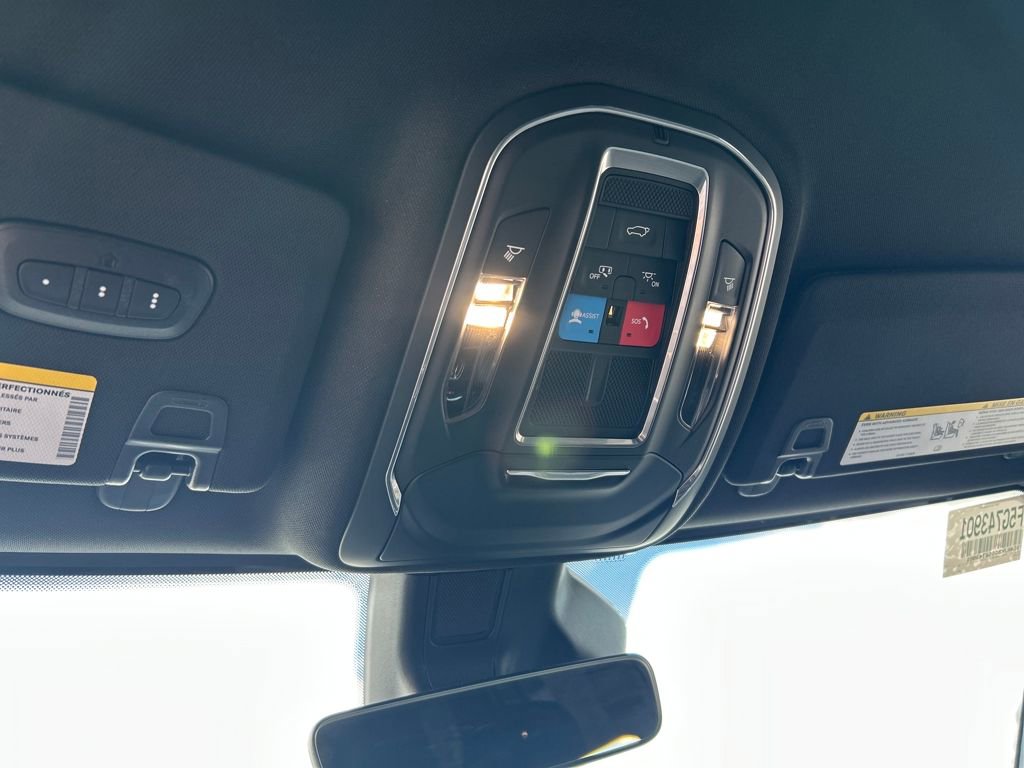 New 2025 Jeep Grand Cherokee L Limited w/ Black Appearance Package image 18