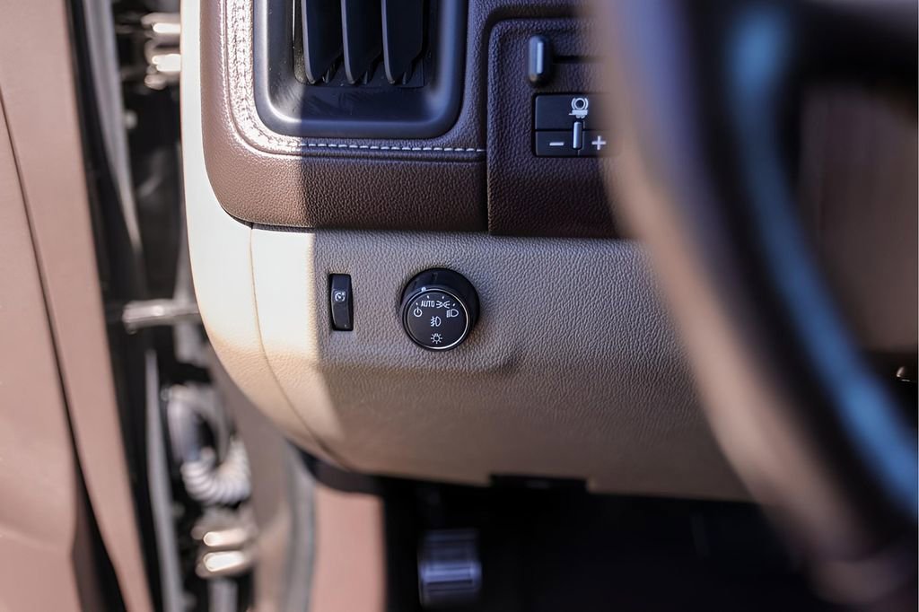 Used 2020 GMC Canyon SLT w/ Trailering Package image 18