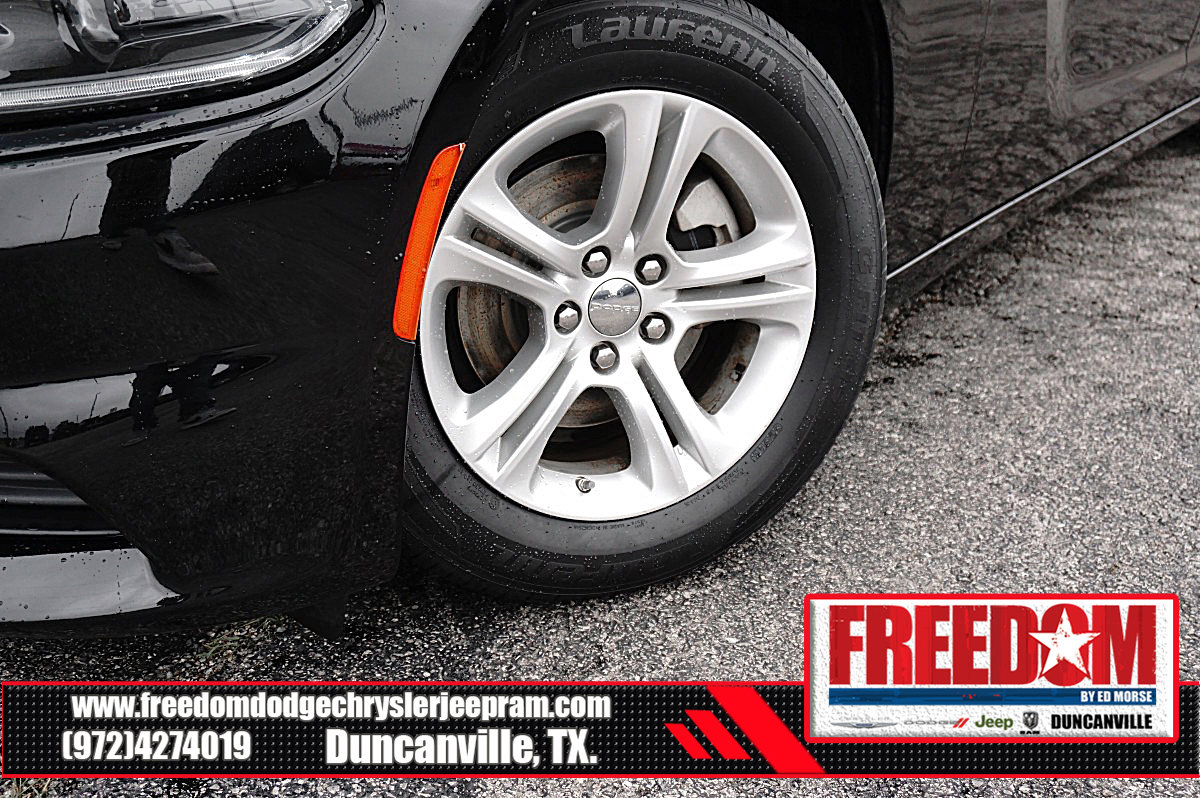 Used 2023 Dodge Charger SXT RWD image 9