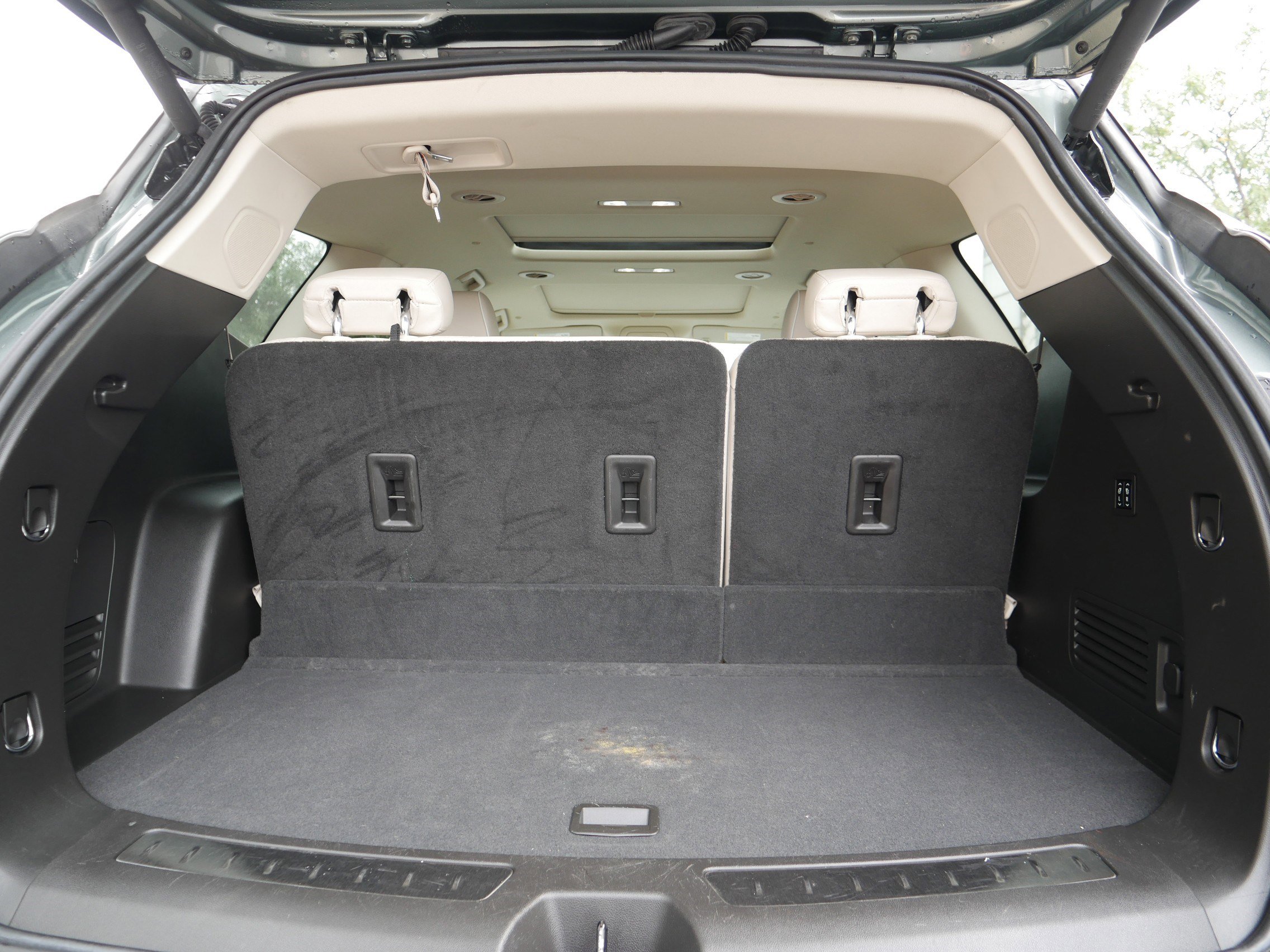 Used 2022 Buick Enclave Avenir w/ Avenir Technology Package image 18