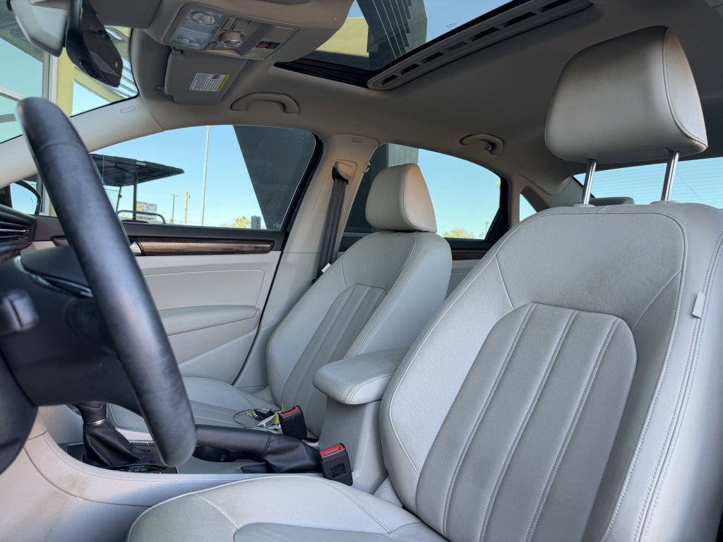 Used 2020 Volkswagen Passat 2.0T SEL image 32