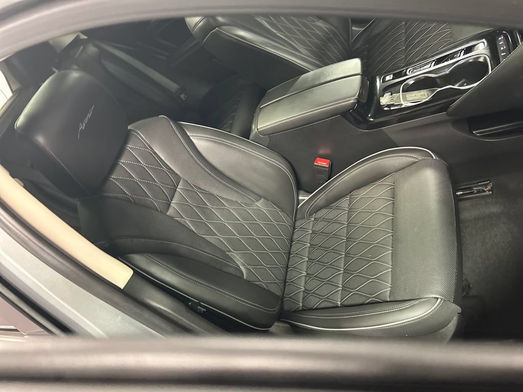 Used 2023 Buick Envision Avenir AWD/4WD image 26