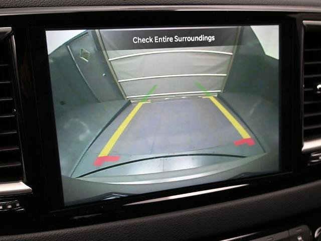 Used 2023 Chrysler Pacifica Touring-L image 35