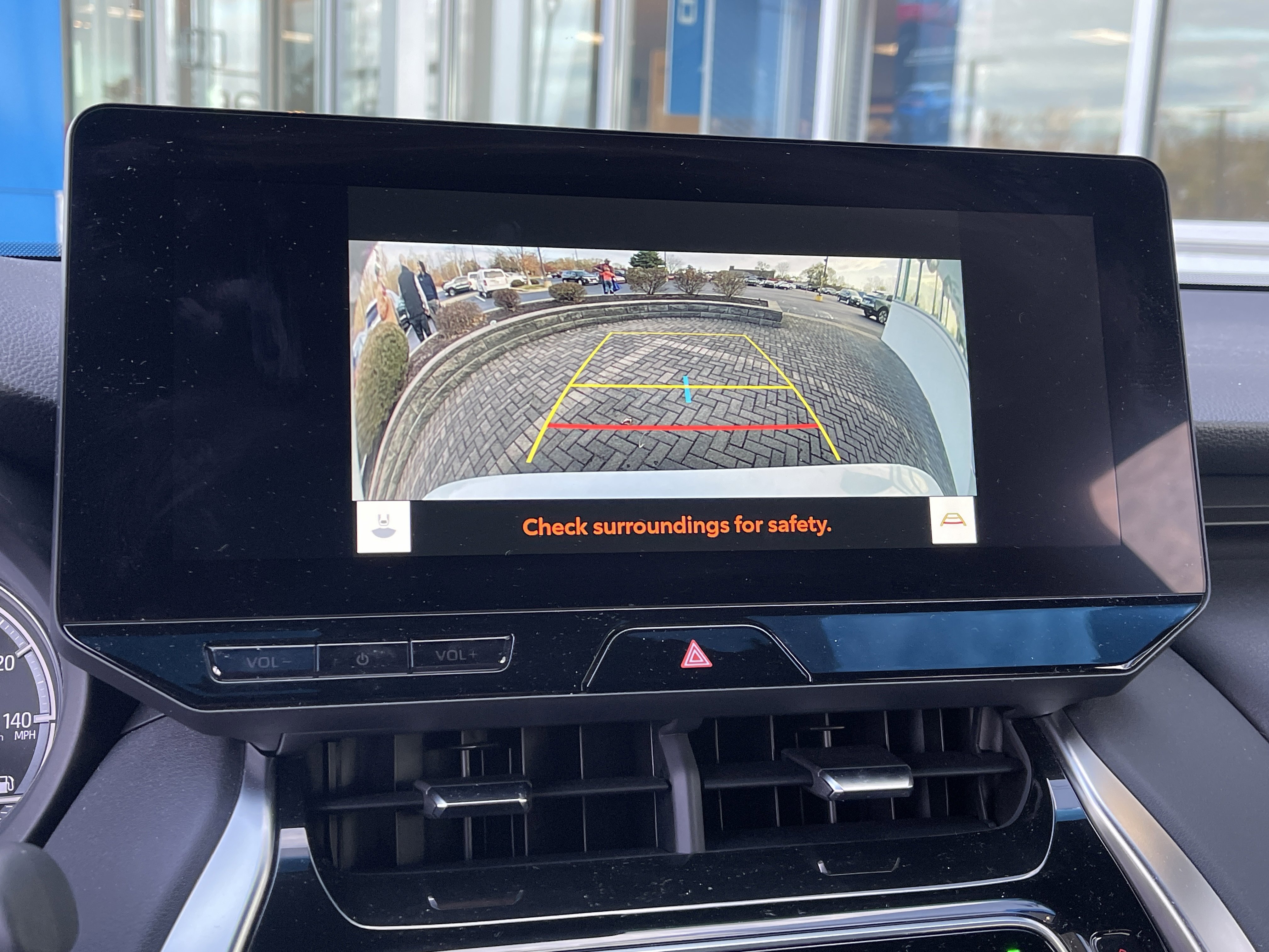 Used 2023 Toyota Venza XLE image 28