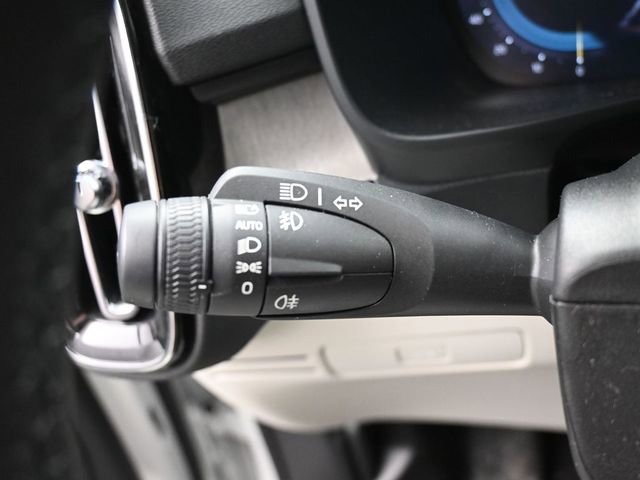 Used 2023 Volvo XC40 B5 Ultimate w/ Protection Package Premier image 28