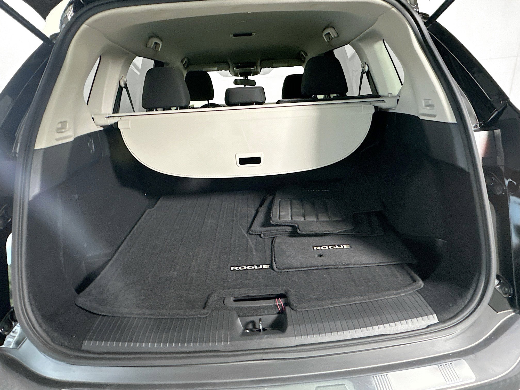 Used 2022 Nissan Rogue SV image 27