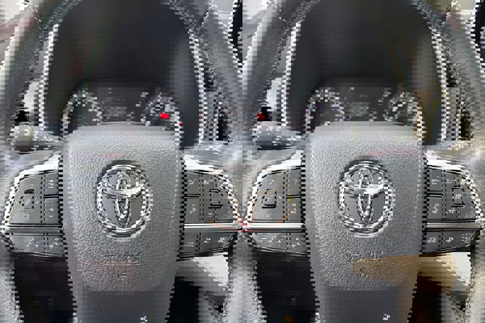 Used 2021 Toyota Highlander XLE image 26