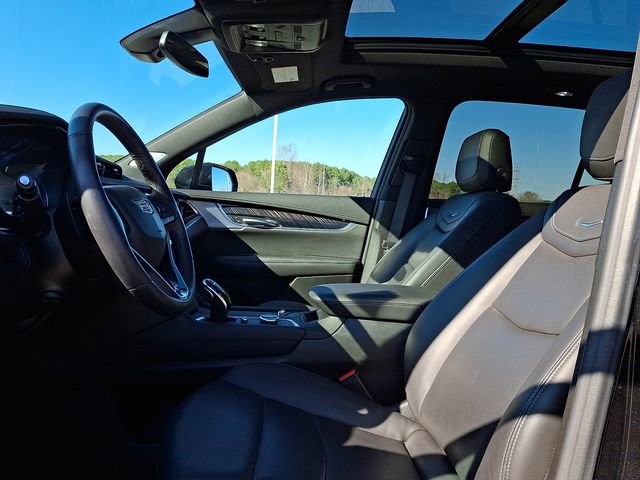 Used 2025 Cadillac XT6 Premium Luxury image 13