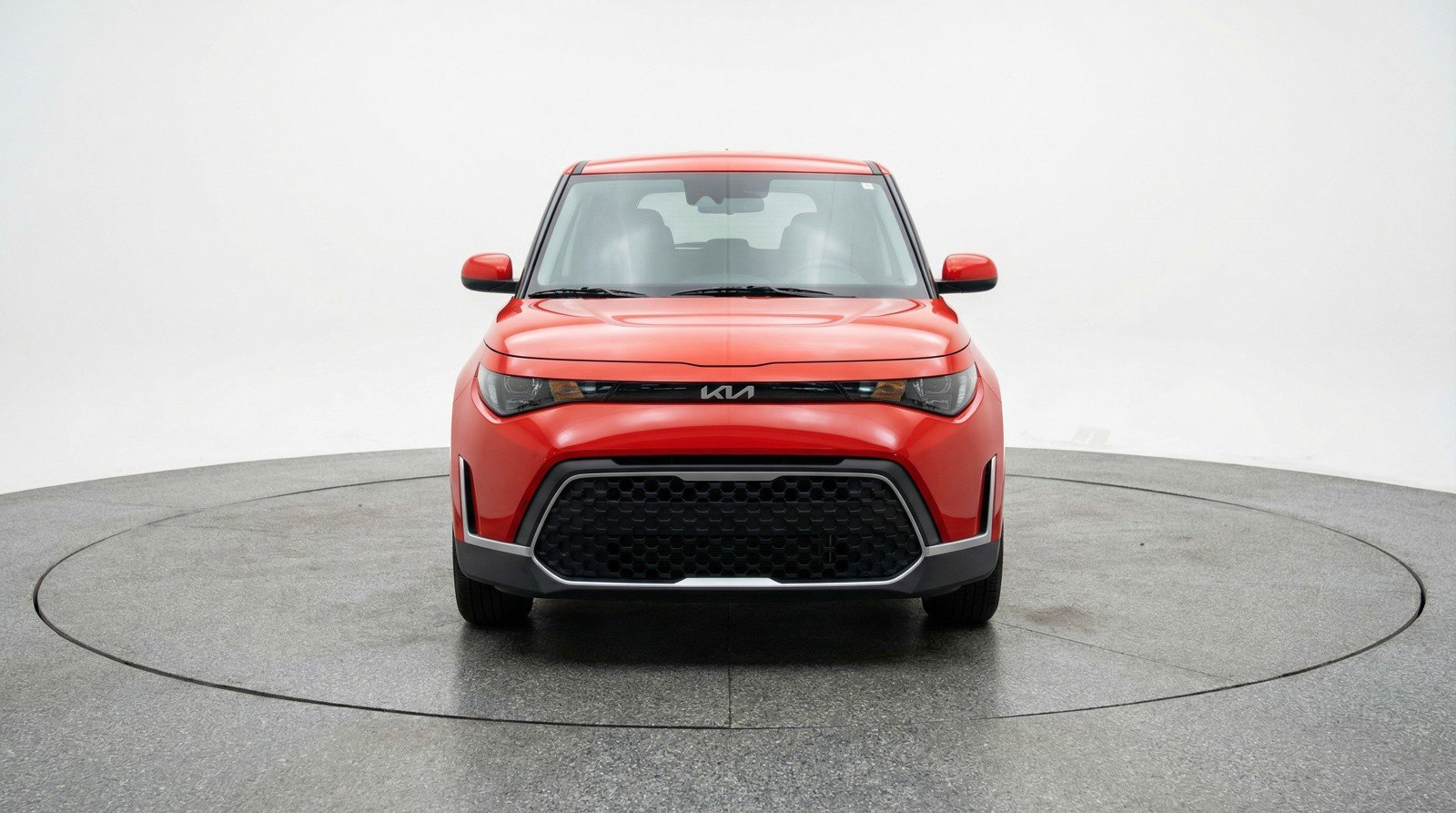 Used 2025 Kia Soul LX w/ LX Technology Package image 2