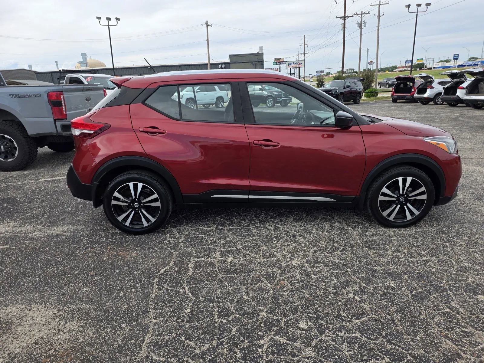 Used 2018 Nissan Kicks SR FWD image 8