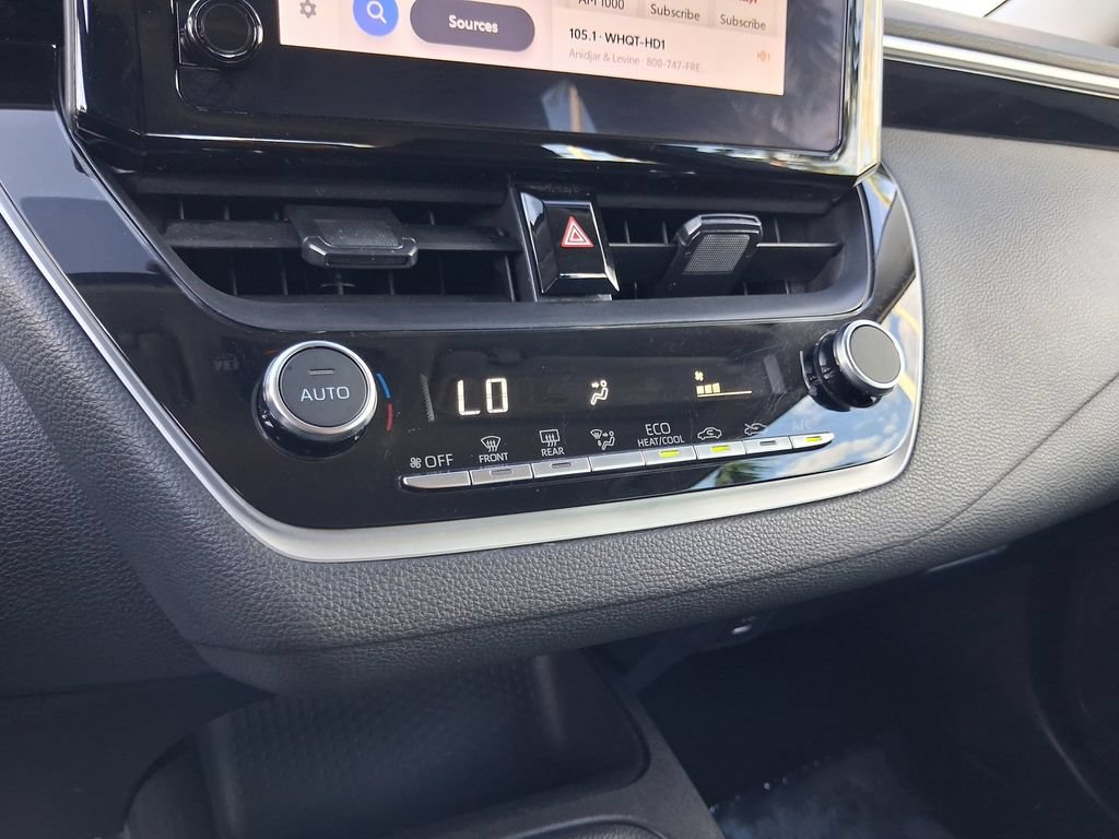 Used 2025 Toyota Corolla LE FWD image 21