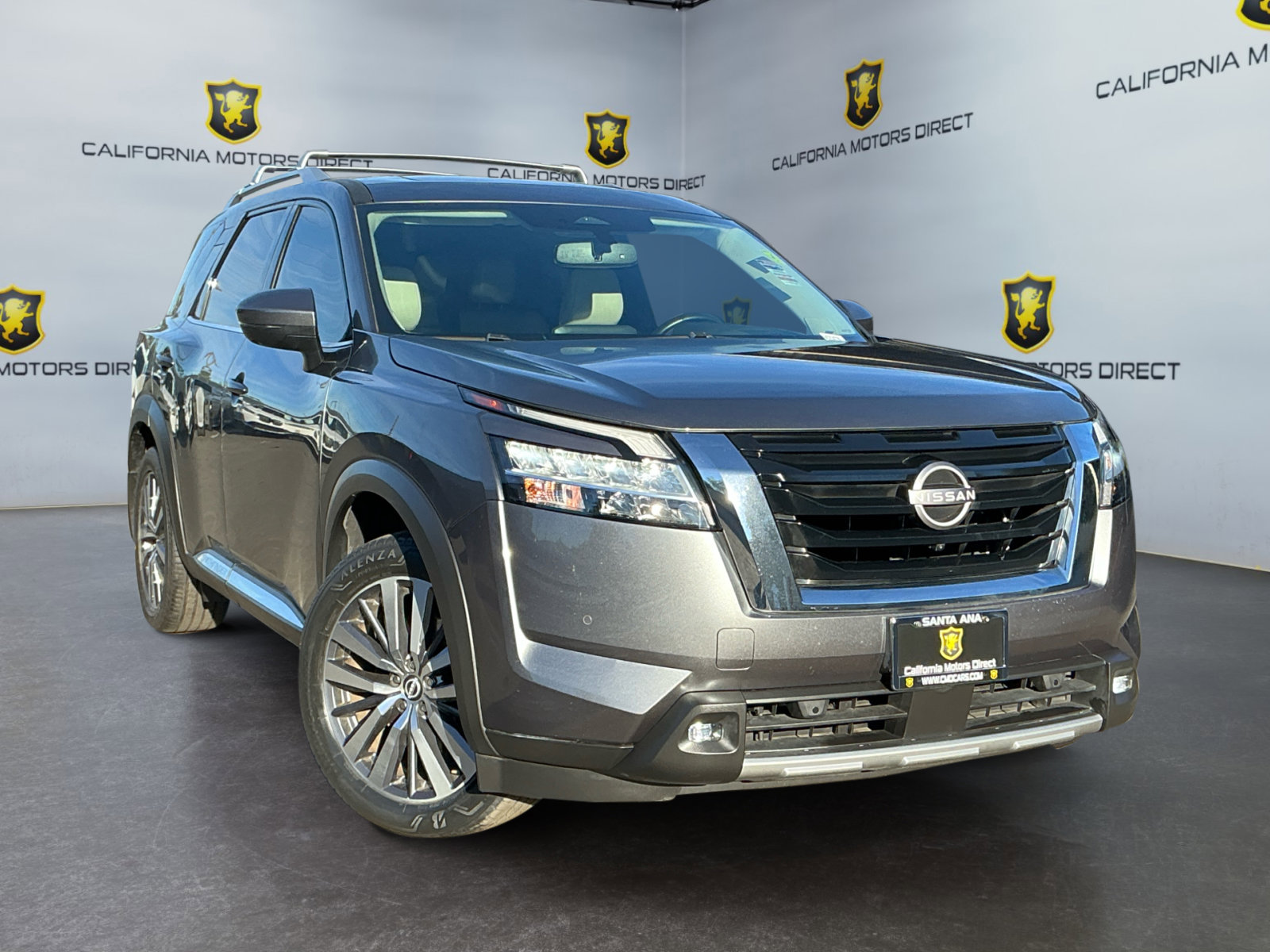 Used 2022 Nissan Pathfinder Platinum w/ Cargo Package image 3