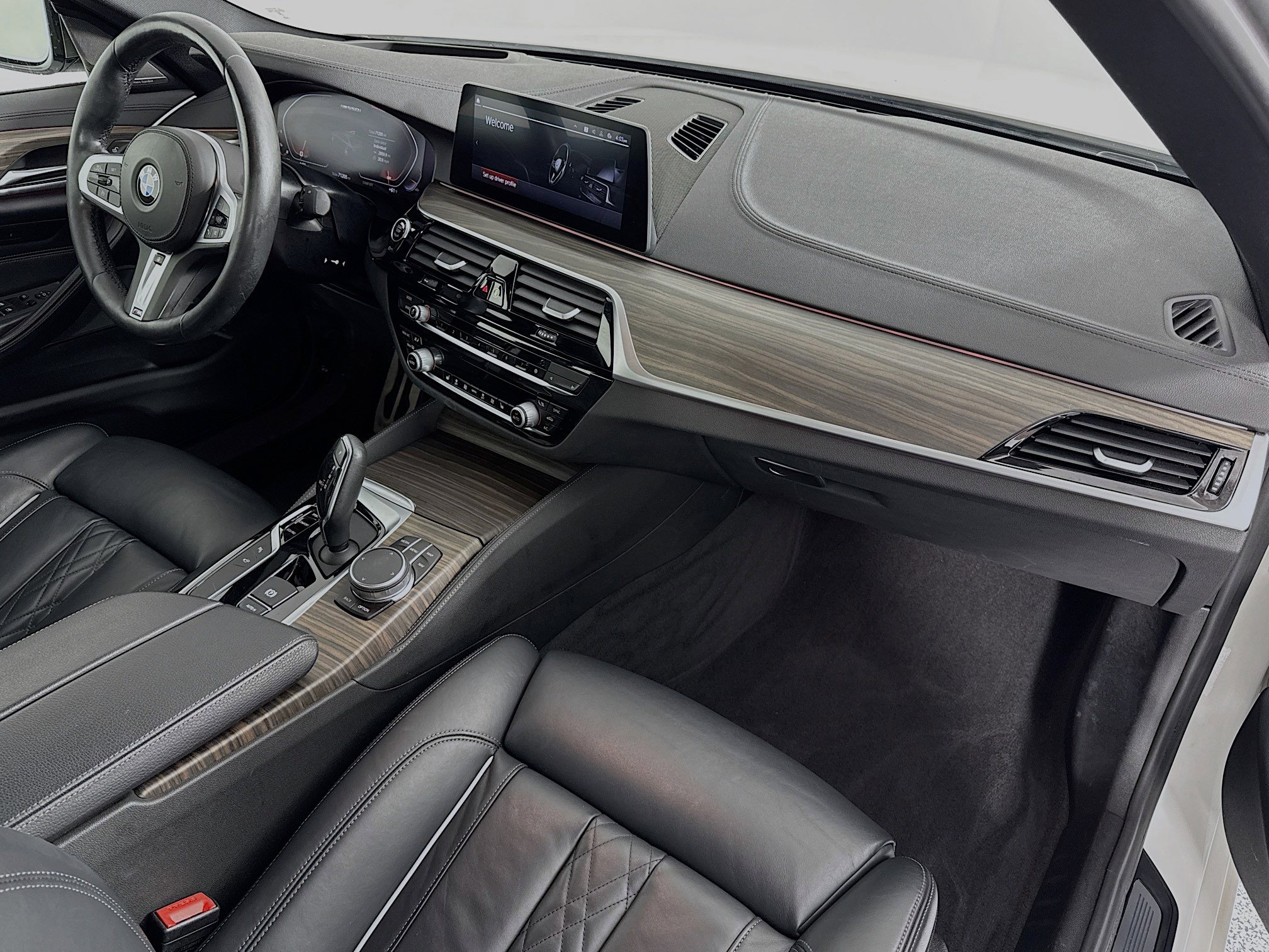 Used 2020 BMW M550i xDrive image 31