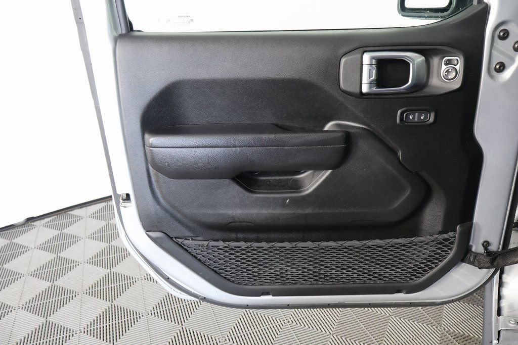 Used 2023 Jeep Gladiator Sport AWD/4WD image 12