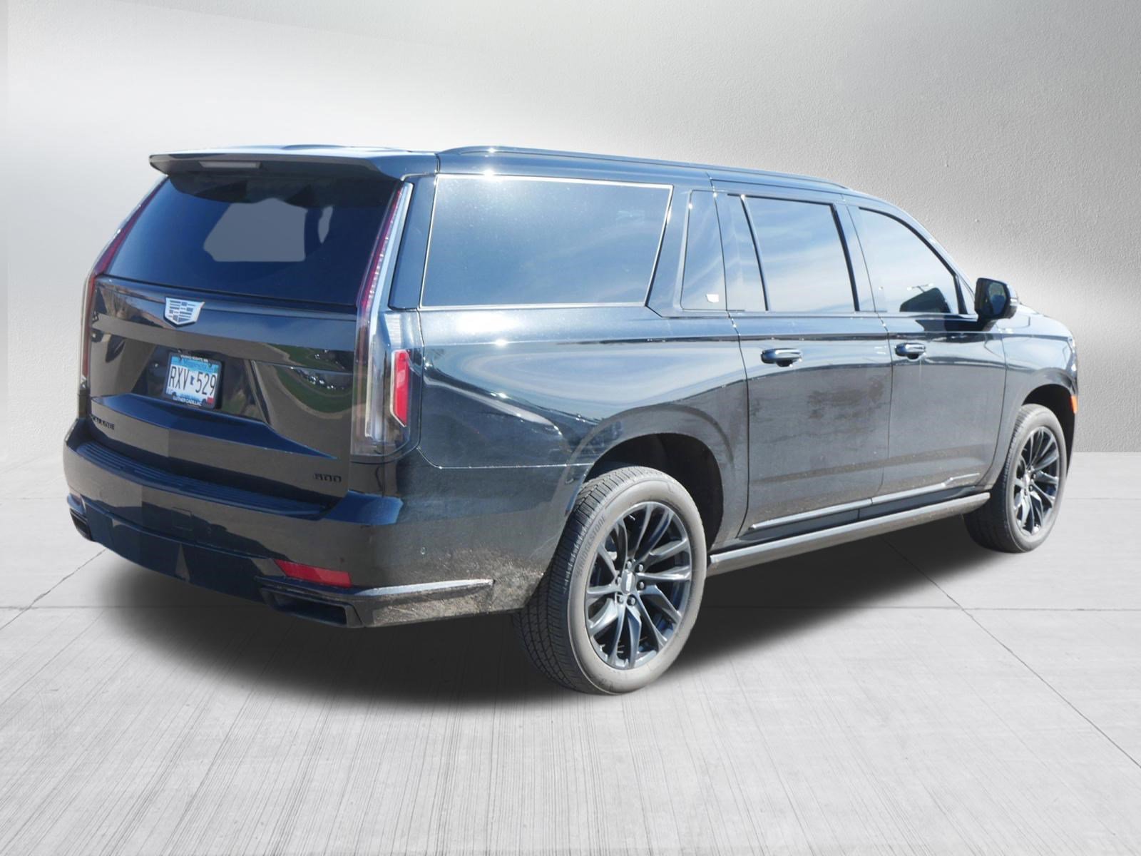 Used 2024 Cadillac Escalade ESV Sport w/ LPO, ONYX Package AWD/4WD image 7