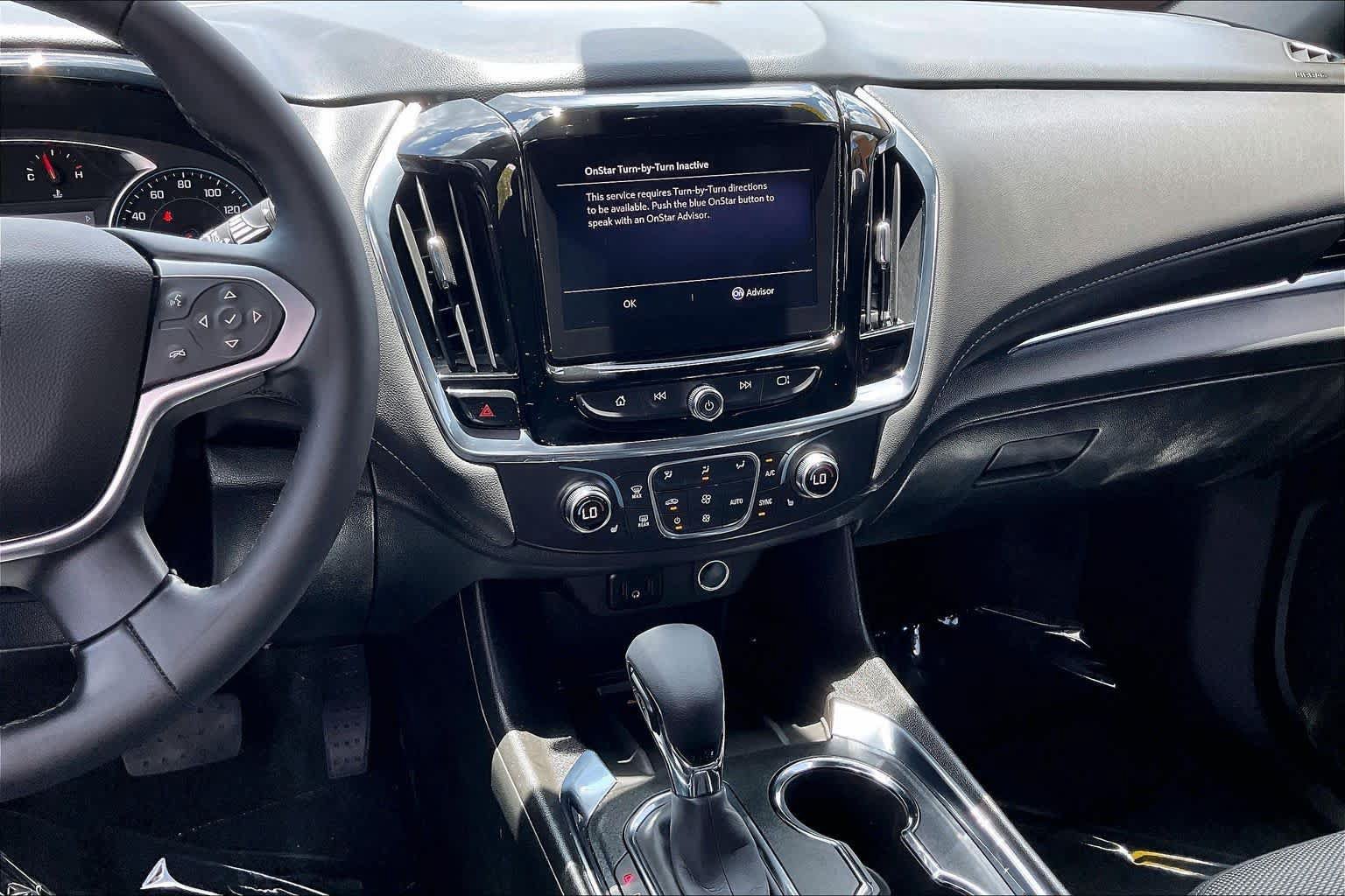 Used 2023 Chevrolet Traverse LT FWD image 7