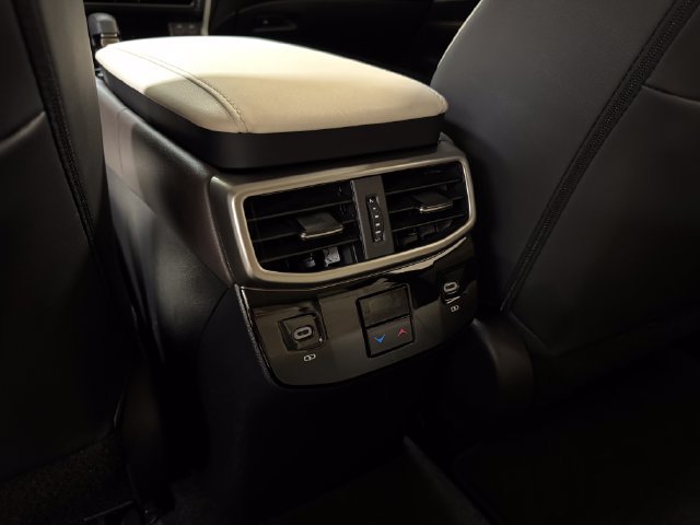 Used 2024 Lexus RX 350 FWD w/ Technology Package image 20