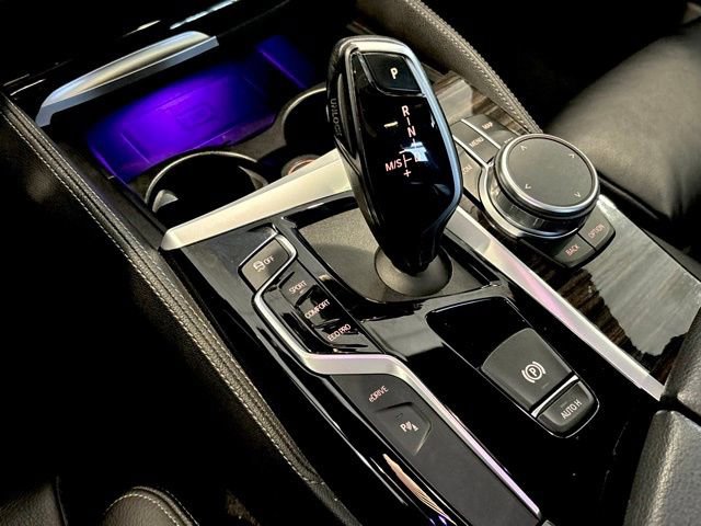 Used 2019 BMW 530e w/ M Sport Package image 30