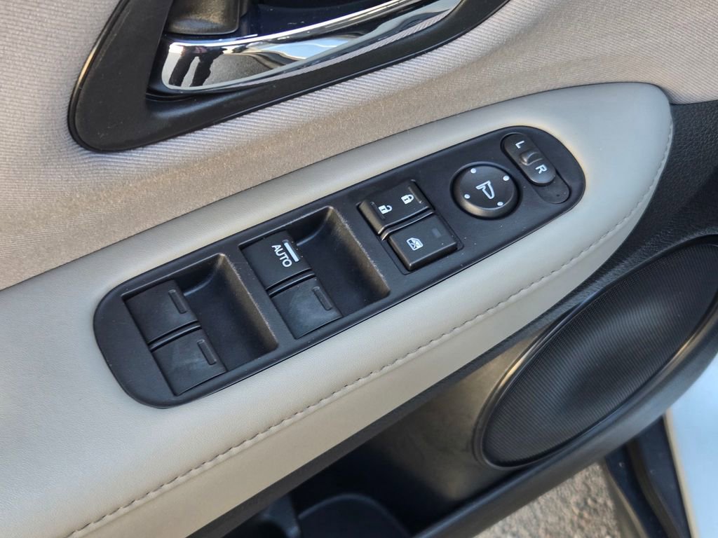 Used 2016 Honda HR-V LX image 11