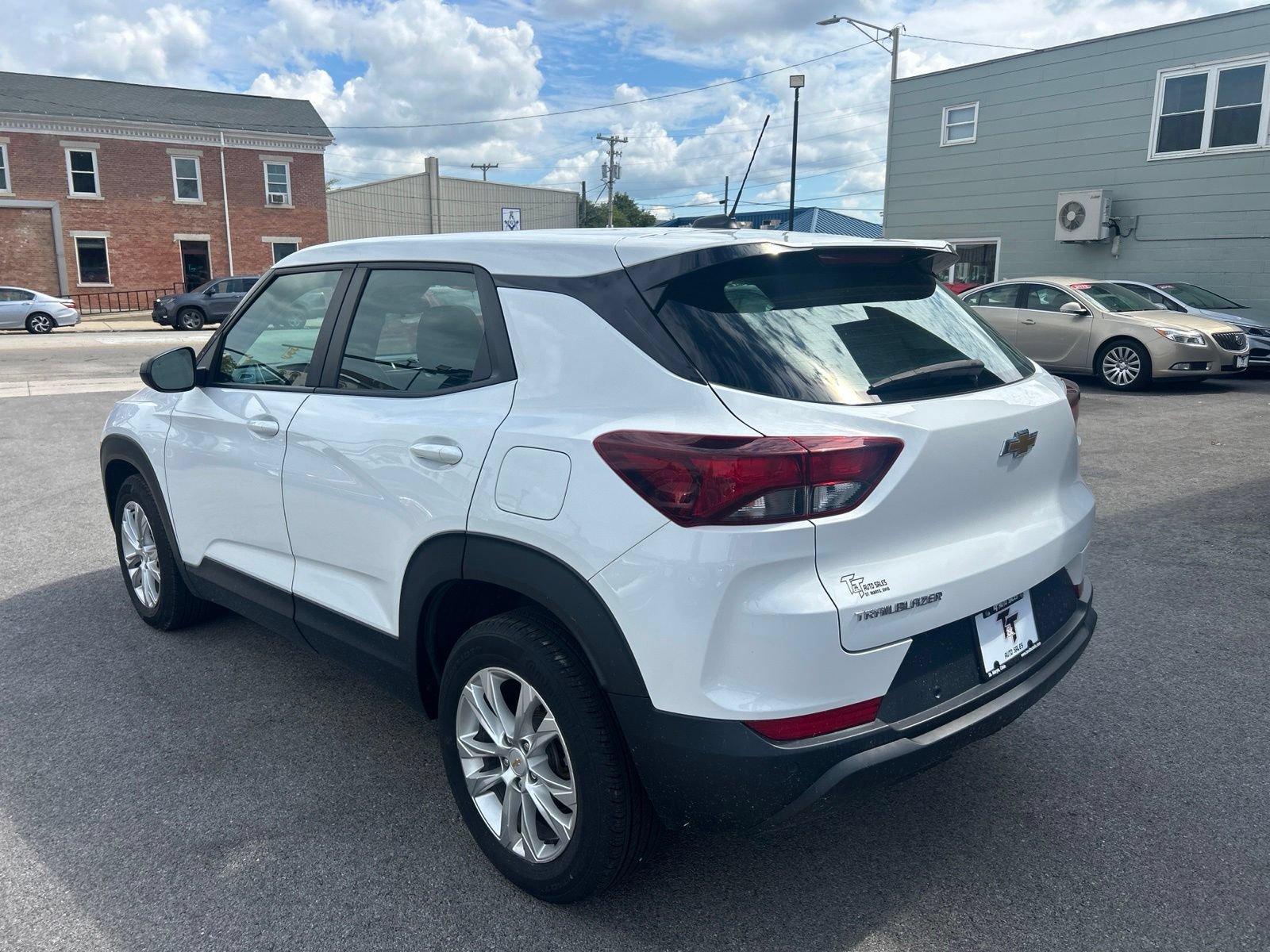 Used 2022 Chevrolet TrailBlazer LS FWD image 2